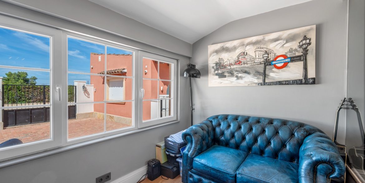 o_1j56e1num1uja17nv6531o5cfvj56