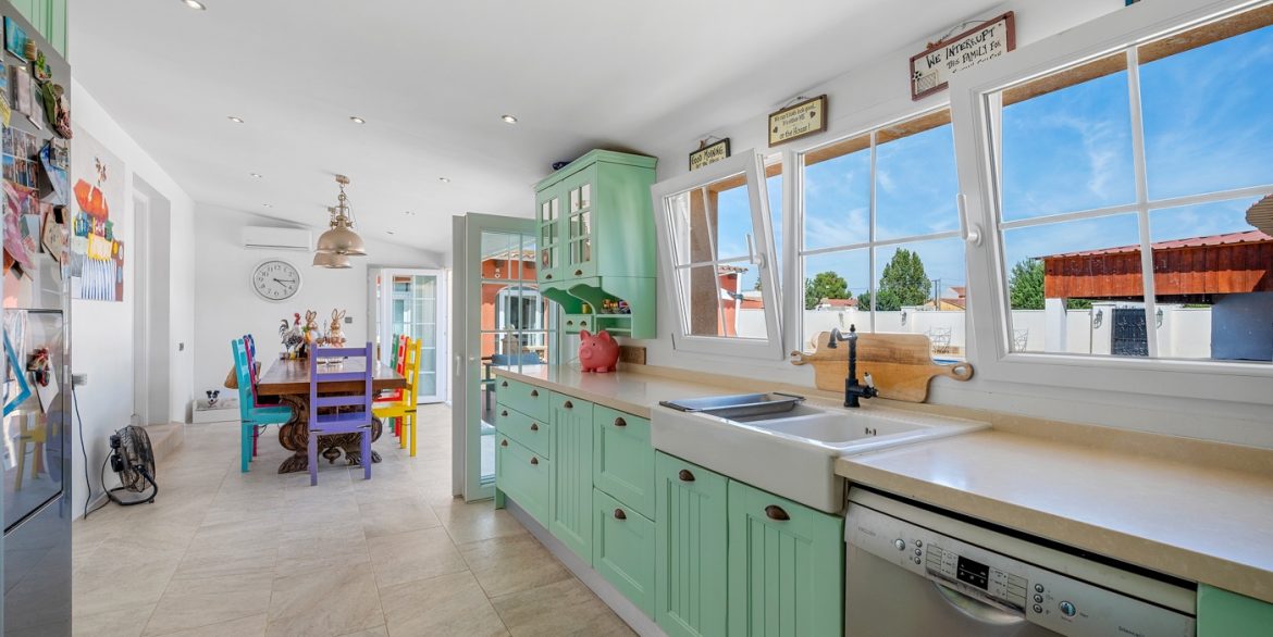 o_1j56e1numqtdq6u1msvkop1als52