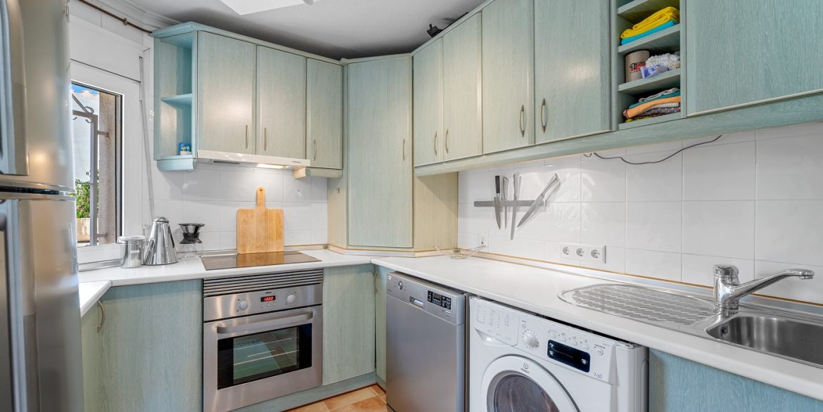 o_1j6ddk1e01ib1o861oh4af21oe83q