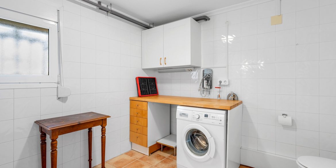 o_1j6ddk1e0fbk15571916bbj9gr3o