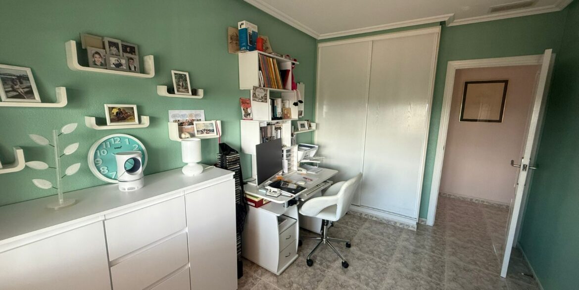 o_1j6fsr4fto406erab1146tvm93c