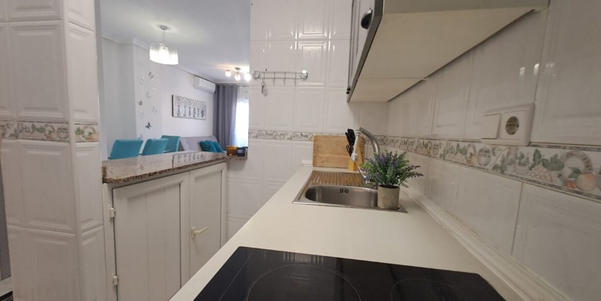 o_1j80j3n2rkoqtrjegqc1och2e