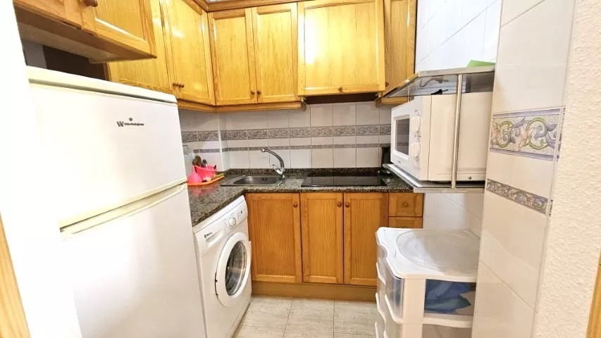 o_1j85lekgburo192q8subqs16gl21