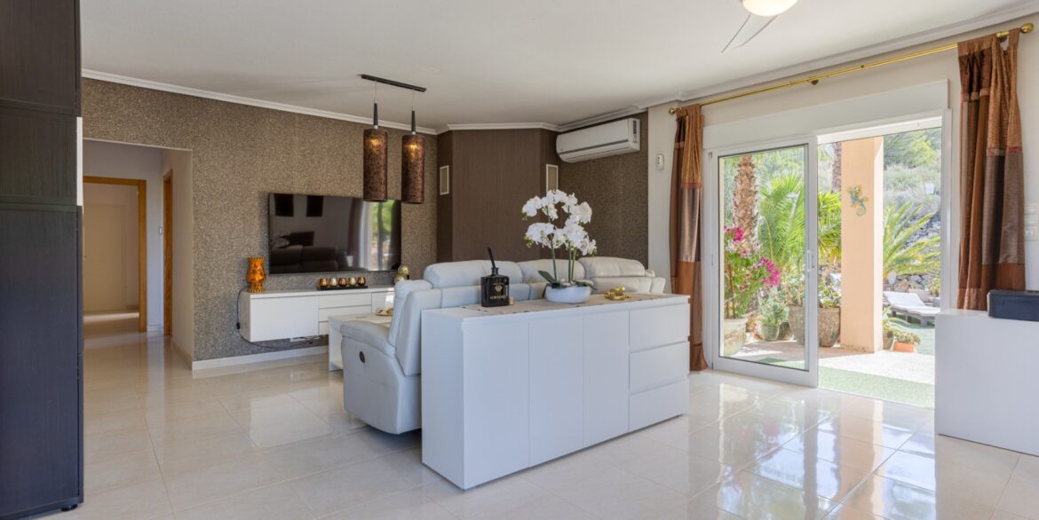 o_1j882p0n8nh06vj1rg318c1lv03h