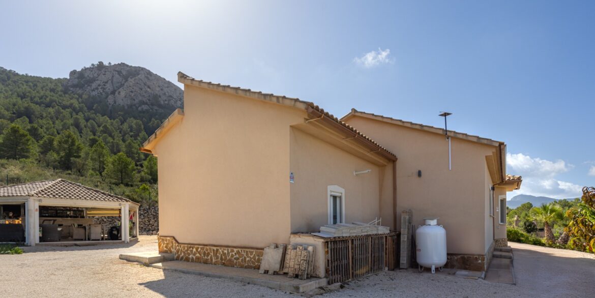 o_1j882p0n8qoh16lo1c2r15qm1ffg4d