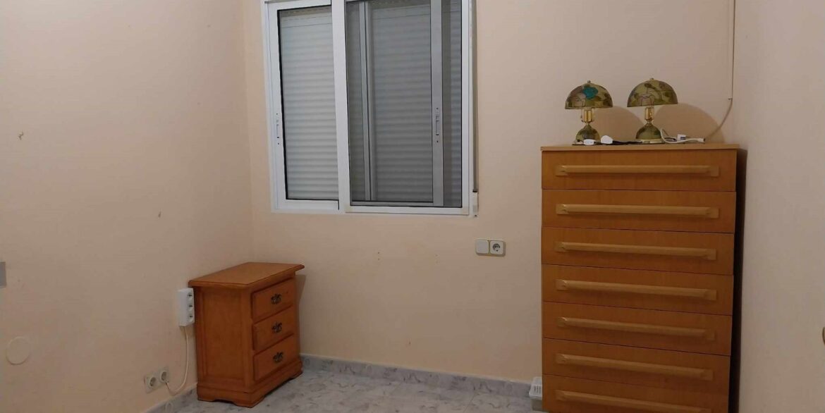 o_1j8t0vvarsqer3t18e4vju1mbj2b