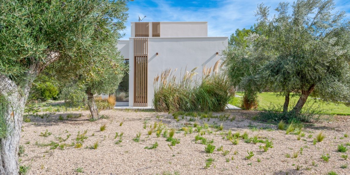 o_1j9500e9kpebo1v1a581qv314oh4t