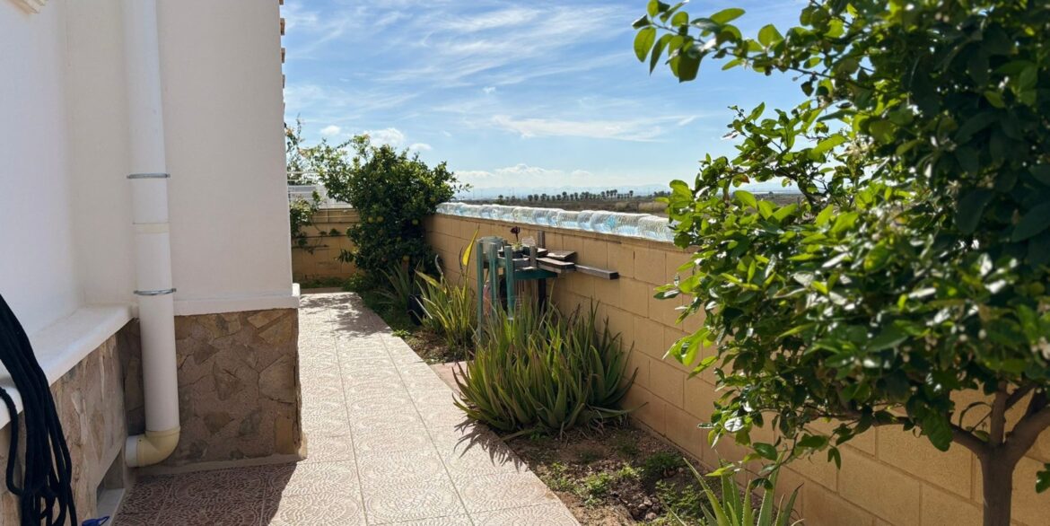 o_1j9f8saqu1im8elh10fu1q2b1qg359