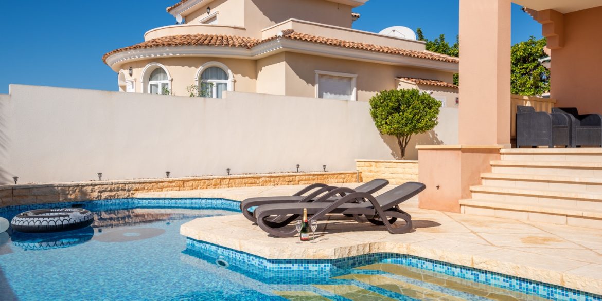 o_1ja0ukjtq18uiovo7u51eacfoh35