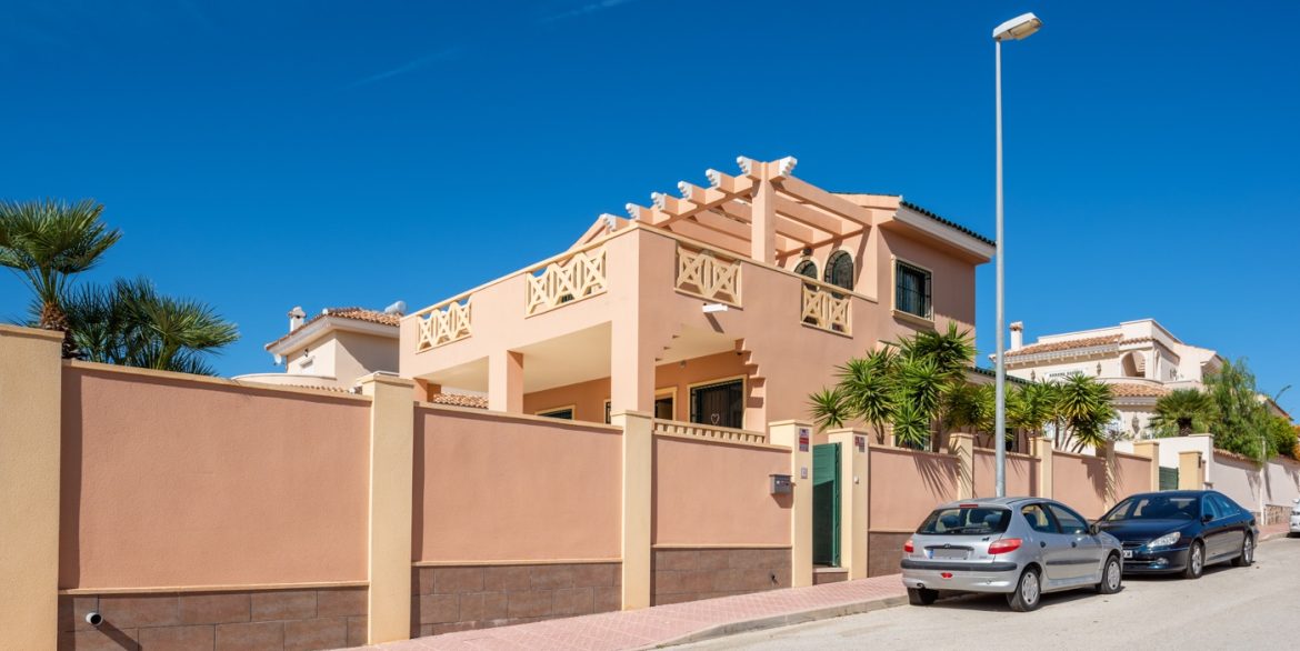 o_1ja0ukjtq1b44127k1m5o195aqb3b