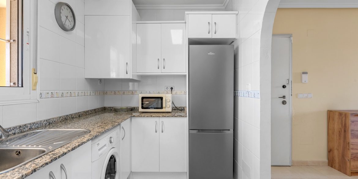 o_1jac7gncpen51s321c2flm9c634