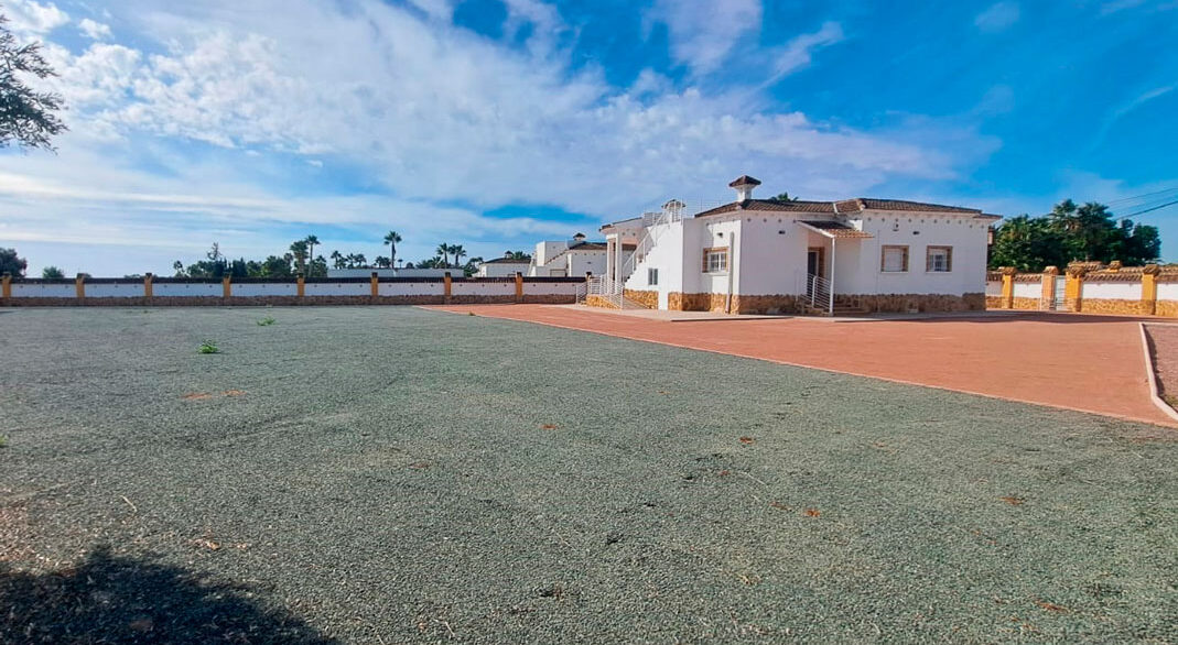 o_1javvf4761t5817ptgfpvu41ujf2d