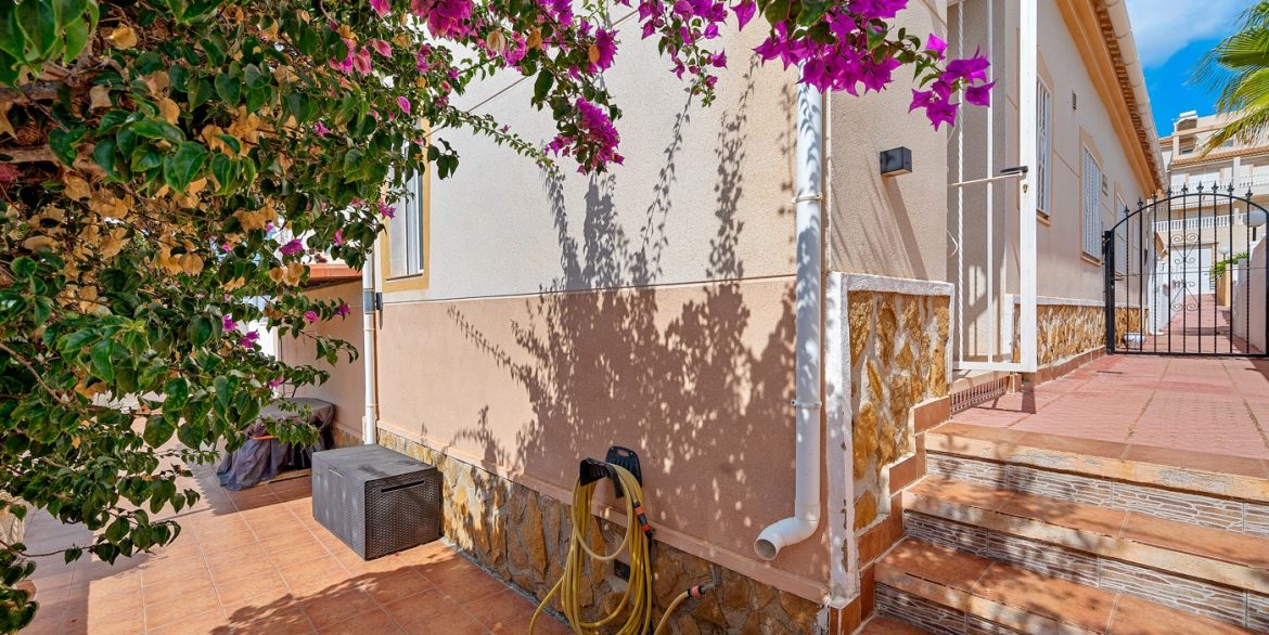 o_1jb000h52bc016a718gfeg213r85o