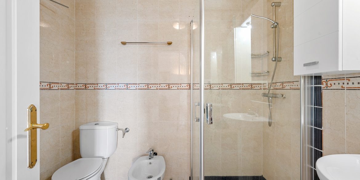 o_1jb000h531jphiflobs1cba1eba6d