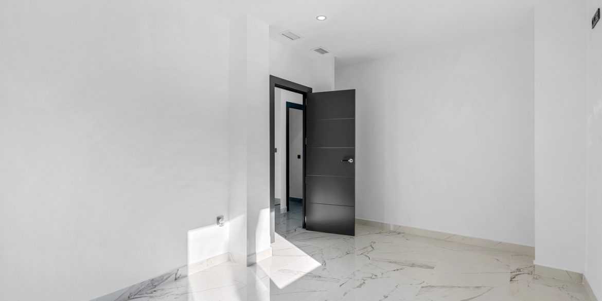 o_1jbi72flq1ar31dj8mjg1n2q1cmj3d