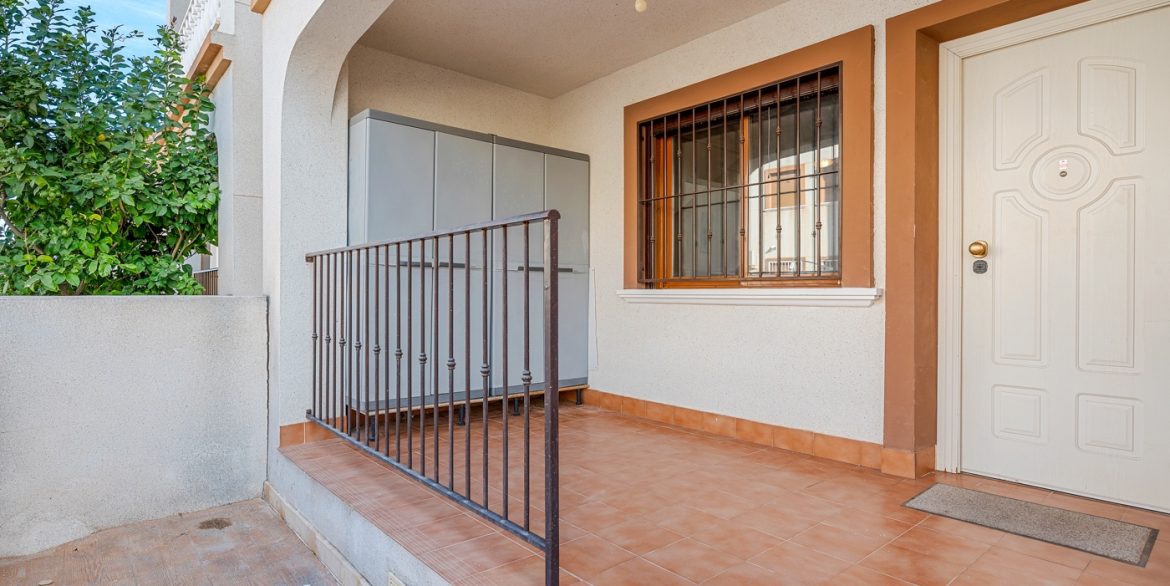 o_1jbkhv2m81auh15db47b1i621dgh24