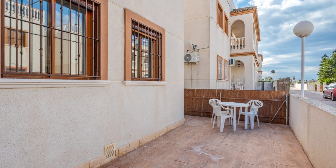 o_1jbkhv2m8n5c1d1qubb12jk1l6d23