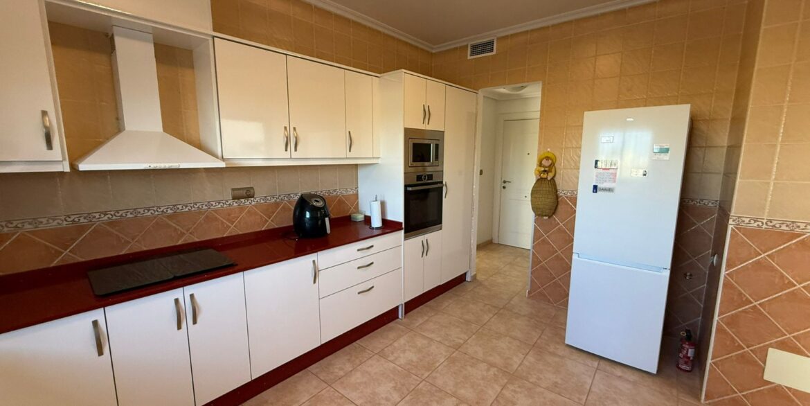 o_1jc4aiaq3eem1fl1be51g5c2f13c