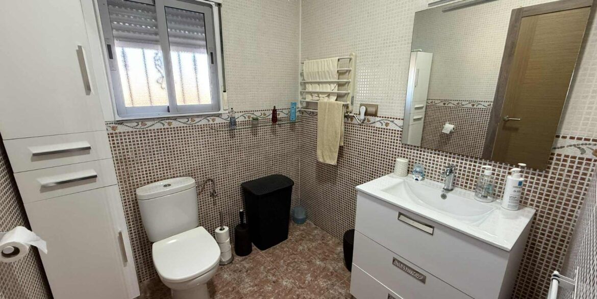 o_1jc4bqkqbkrc1baau1drl41ou1c0