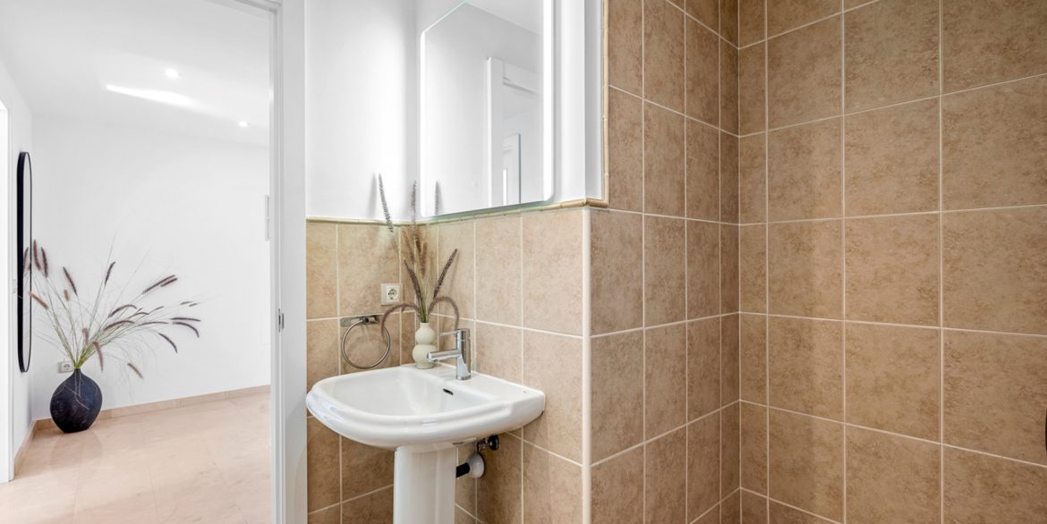 o_1jcki67vk1ilf1h7amd1h03mn437