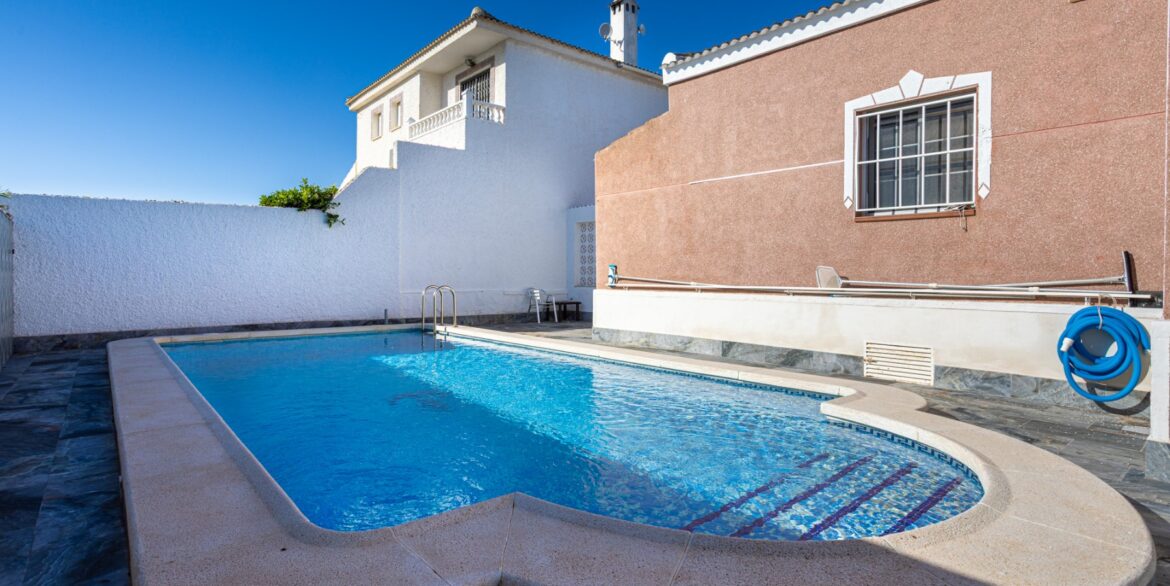 o_1jcr5mqlt11o9e91umovh3t4k4d