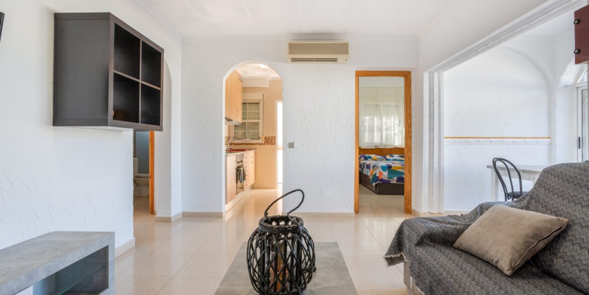 o_1jcr5mqlt1rpj1jqa18qn1d421h7d3f