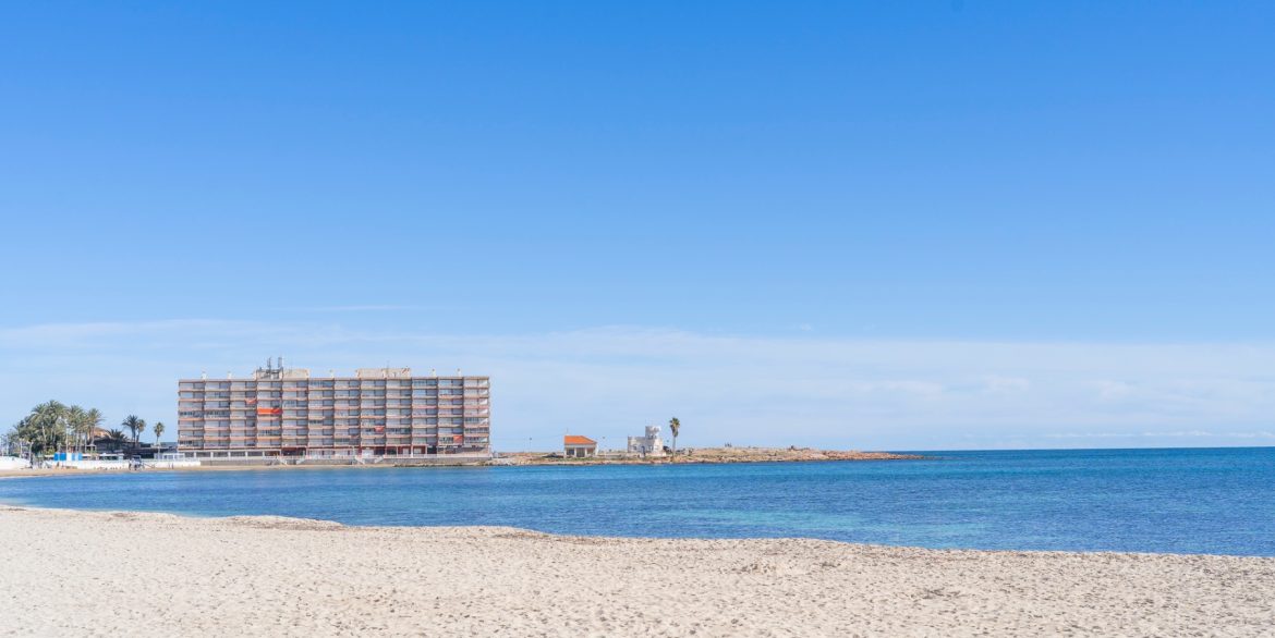 o_1jd595qq75rri6ee0r1ncucfu3c