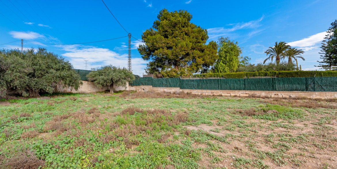 o_1je7lv8jb2aj14e61optlnk4a643