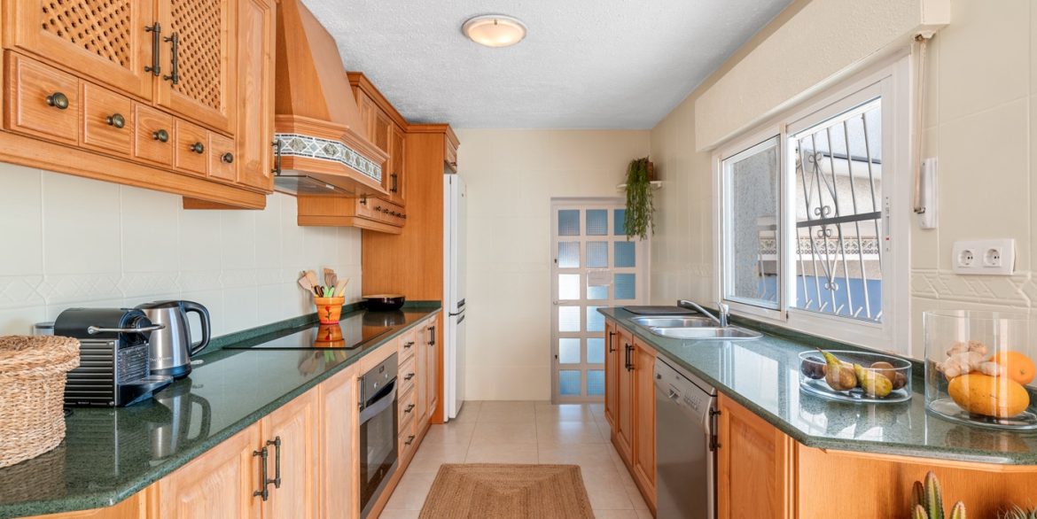 o_1jere9plh1b797ad1dvffcltpj3d