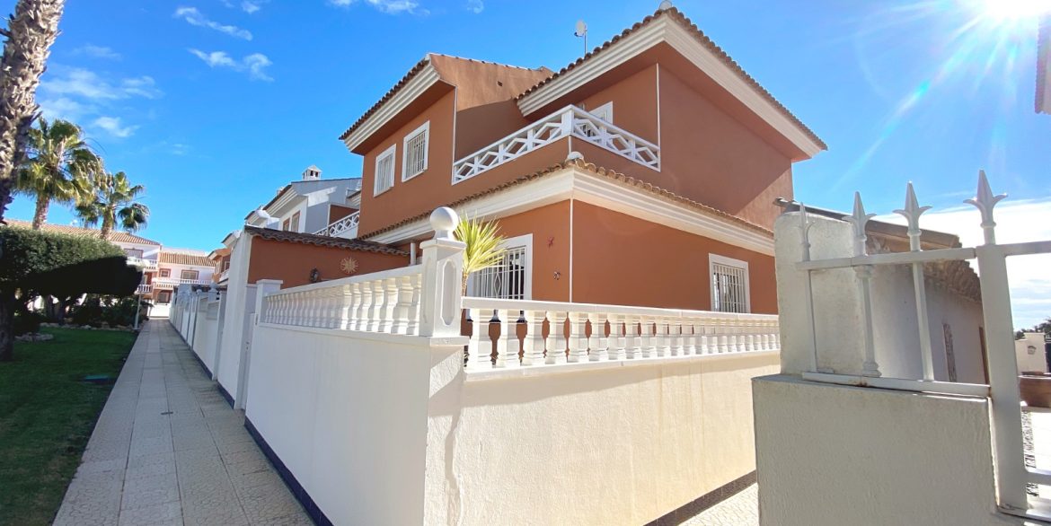 o_1jerelijtcne1iph1k5d13ssbga35