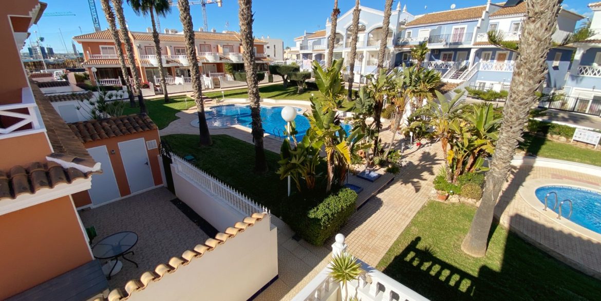 o_1jerelijtlkr1mou1st713ts182342