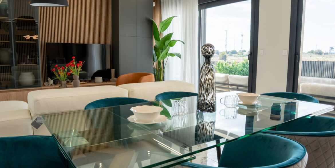 o_1jerlev5k8811oo61eqg13cnd2b30