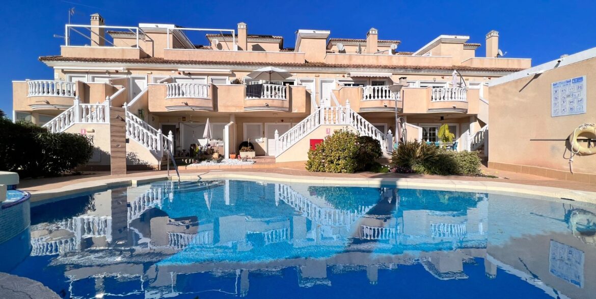 o_1jeu7me5de2b12r53vk15b414692h