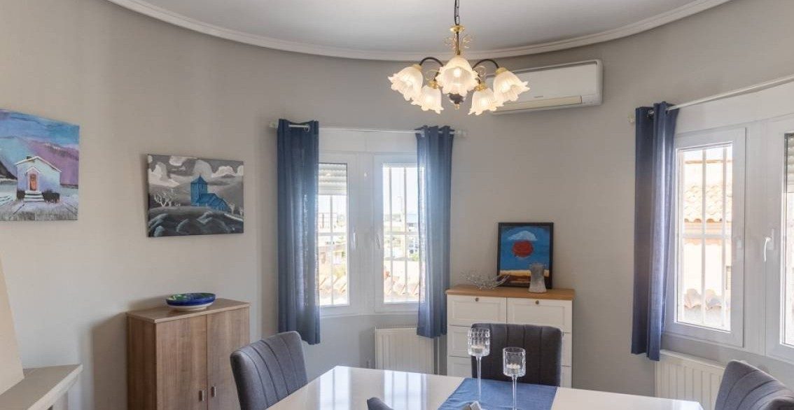 o_1jf3e25ck2q9can1i1319ee1jfl1t