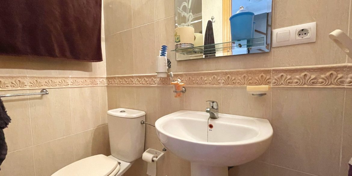 o_1jfaom5rd1bma8jg1ju65jmjts2v