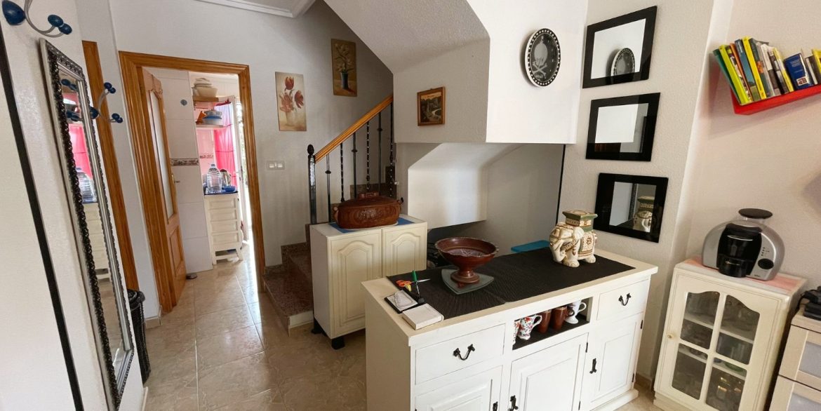 o_1jfaom5rd1i6e9qb1n33jro1oqh2m