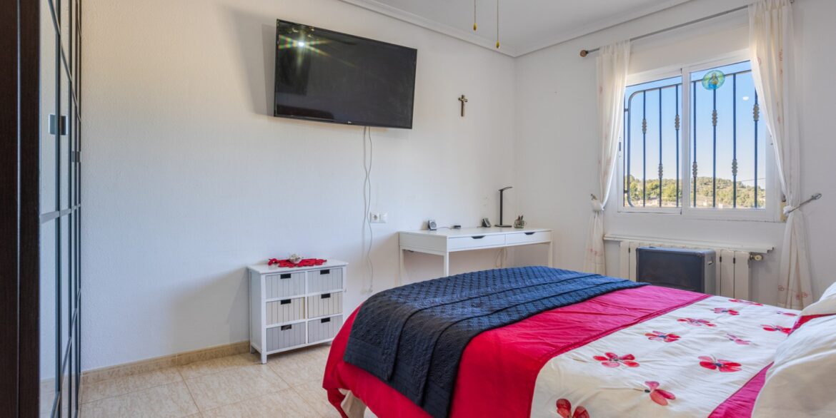 o_1jfaps9dg18rp1l25auucnbiea3d