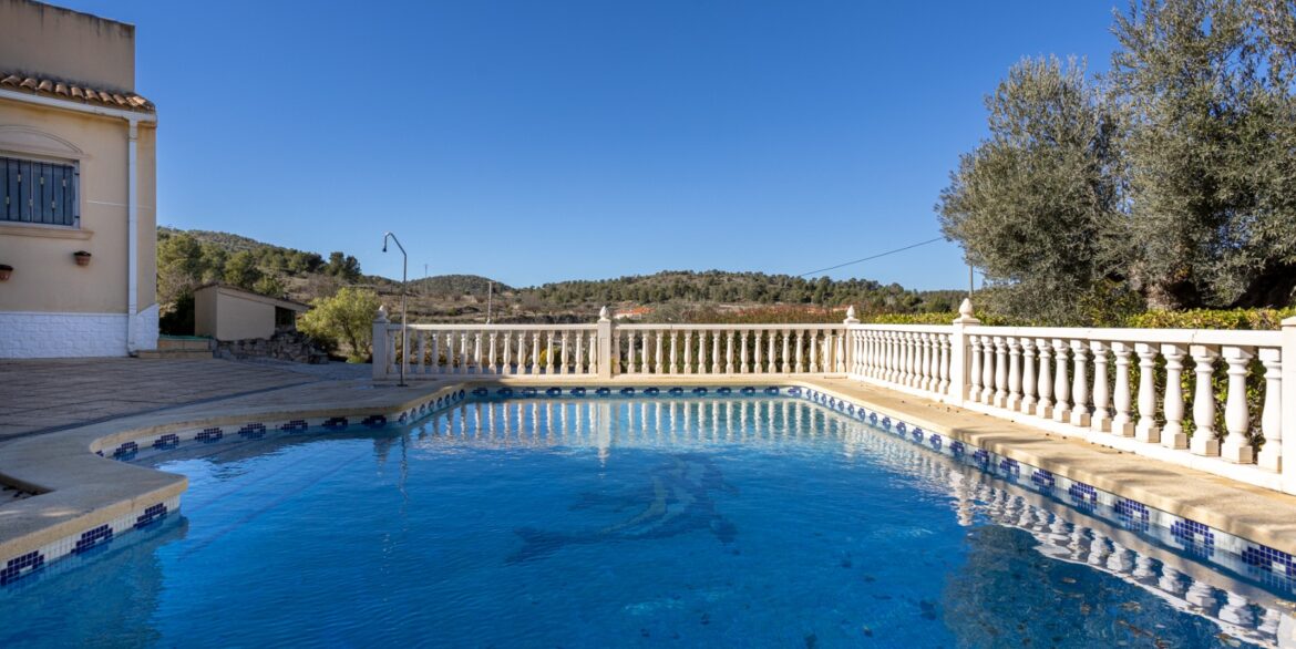 o_1jfaps9dg1b9c14pfnbc17ng10vi43