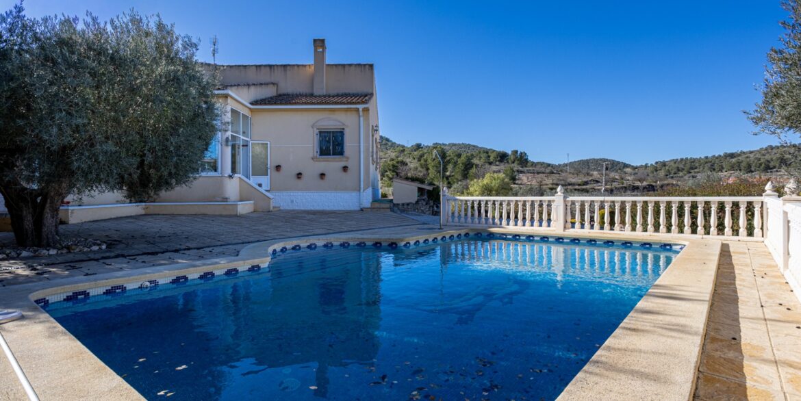 o_1jfaps9dg2dfd296v99bp1b5944