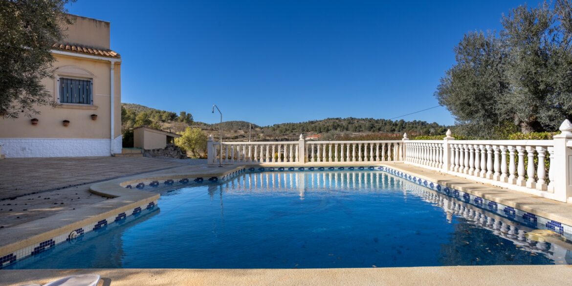 o_1jfaps9dgbk7jv71adu7f4us142