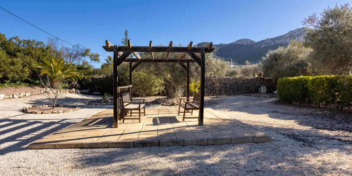 o_1jfaps9dguf0kqr1cik1ee01ira40