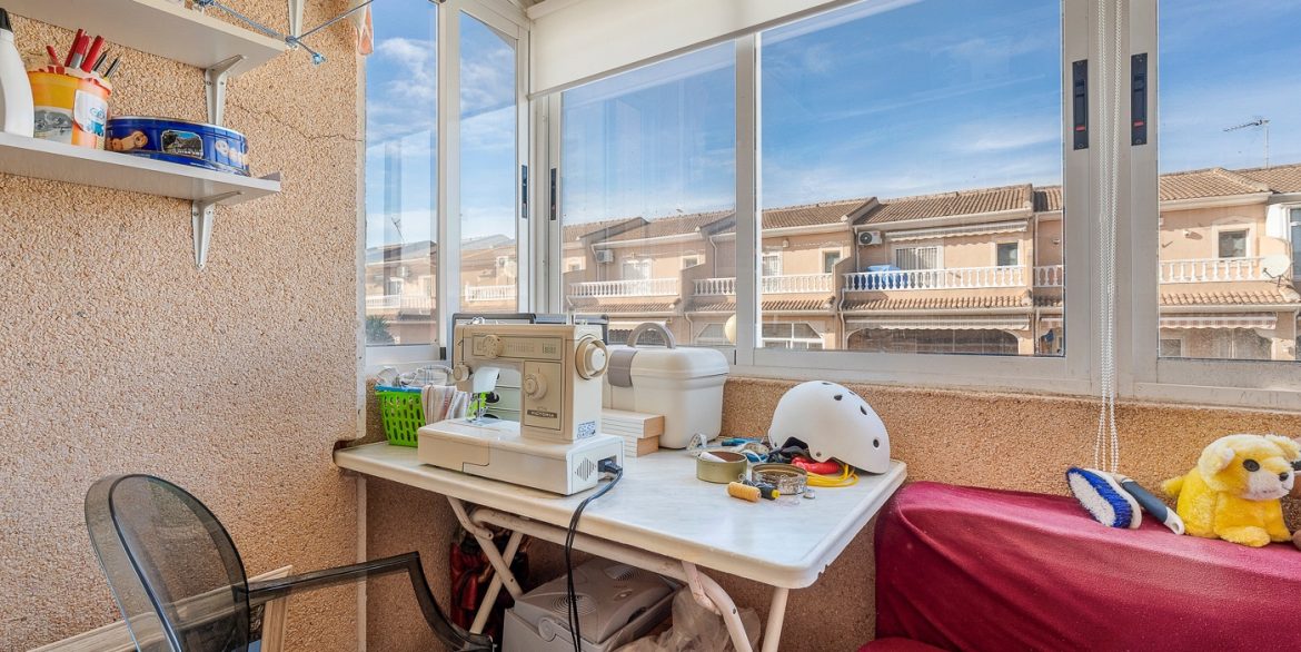 o_1jfjpc974kqmb1d2ue1ii413d43e