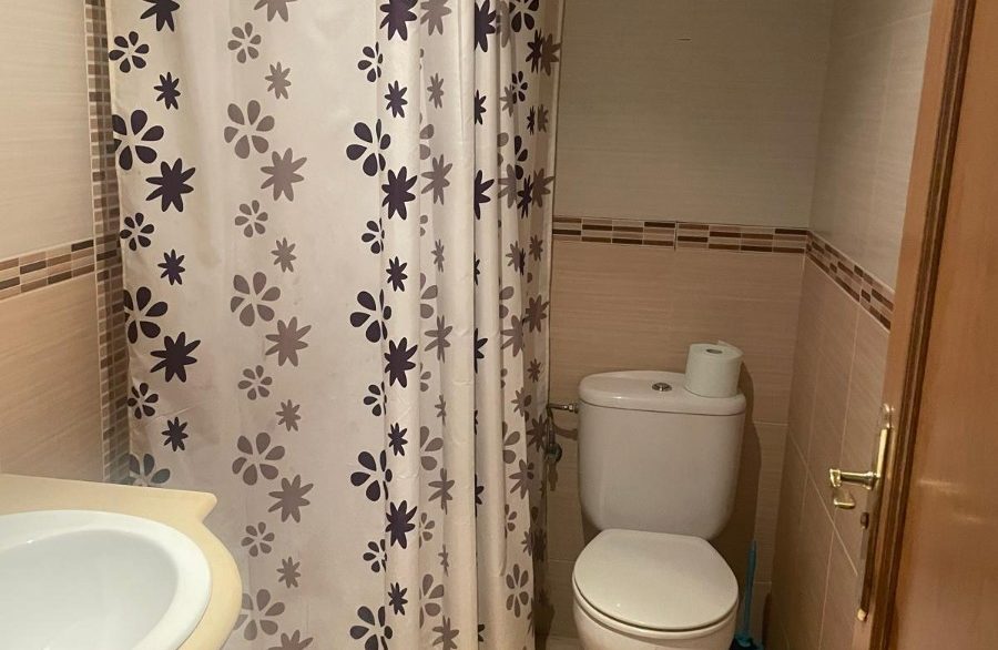 o_1jft2c5q52hi1jil12ji1rqpquc20