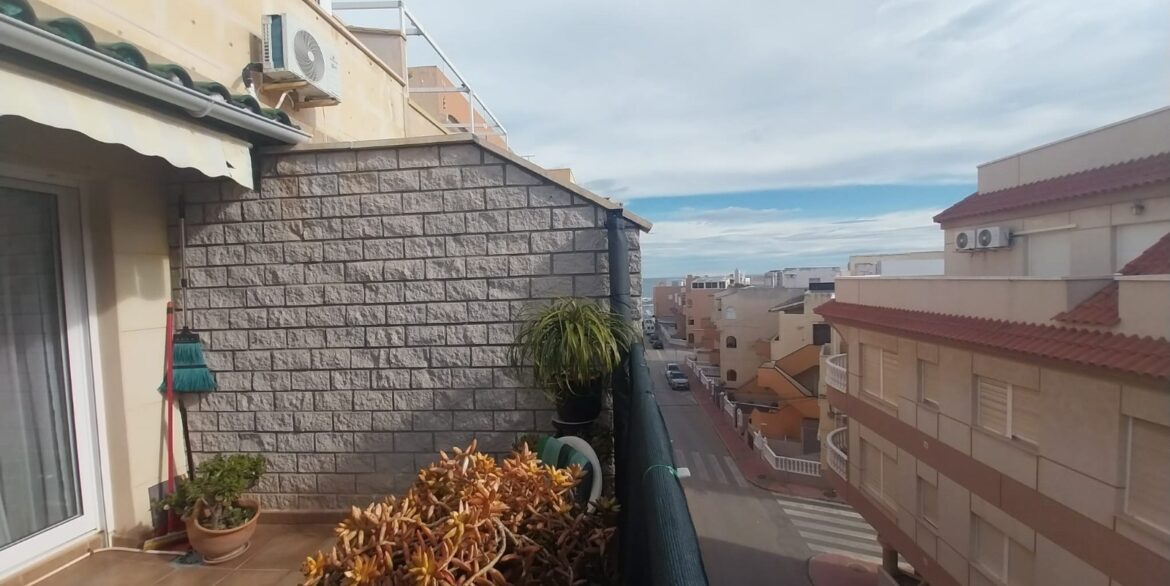 o_1jg4ng5ejri41fcf1t711na27rv23