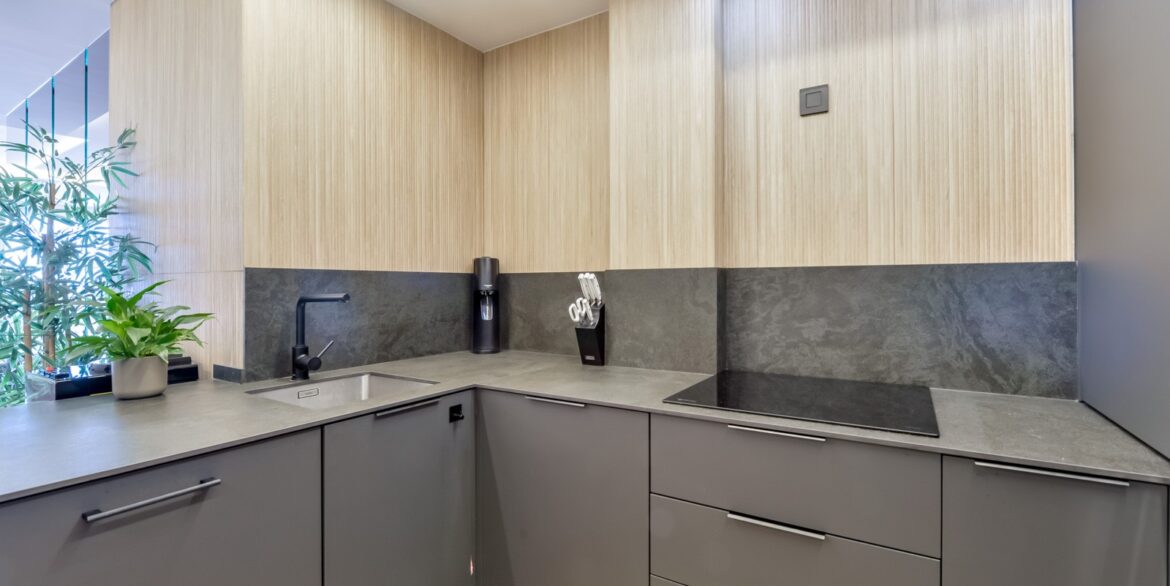 o_1jg55i3ml1ojo3su1s7jft101955