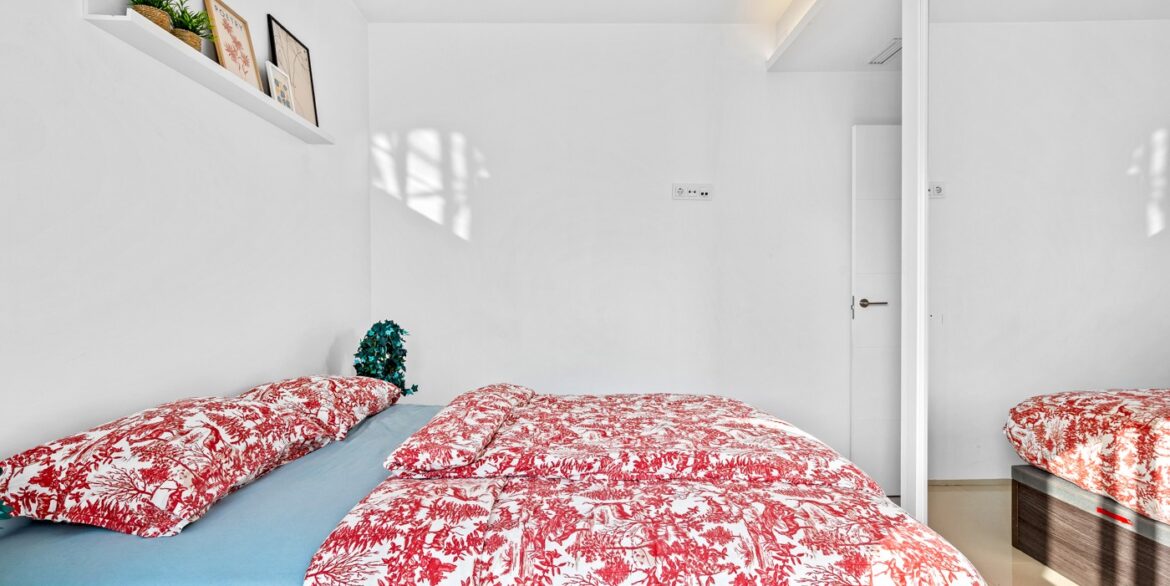 o_1jg70rm491lr412627md1uajaee39