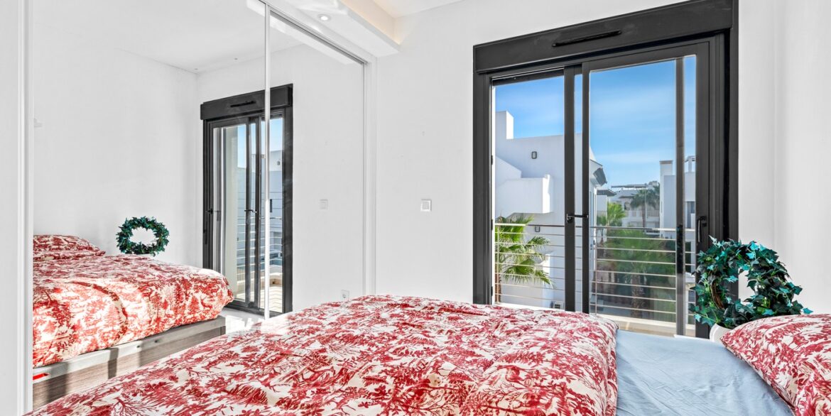 o_1jg70rm4951l8jnr512as1mc438