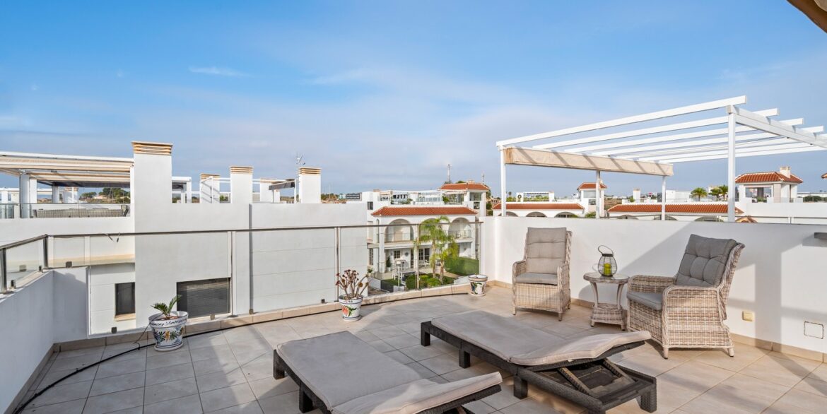 o_1jg70rm4a1gv3c521kt9bubbbl3m