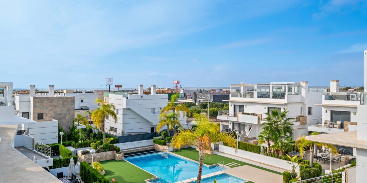 o_1jg70rm4a1ro7jkr3f619at1sq3n