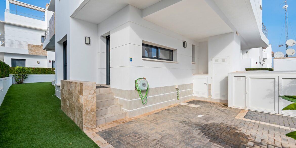 o_1jg70rm4a45upea89k100t1i2m3q